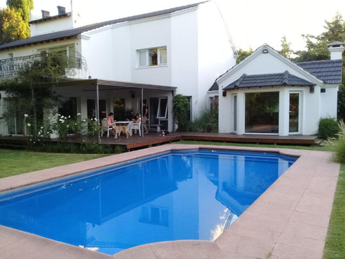 Imagen 2 de 30 de Mayling - Excelente Casa Clásica Sobre Lote Central De 1300 Mts Orientado Al Noreste
