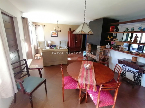 Hermosa Casa En Parque Burnett- Ref: 3835
