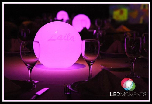 Imagen 5 de 10 de Alquiler Muebles Led Luminosos Cubos Sillones Mesas Barras