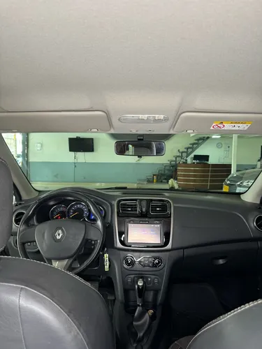 Renault Logan 1.6 Privilege / Intens
