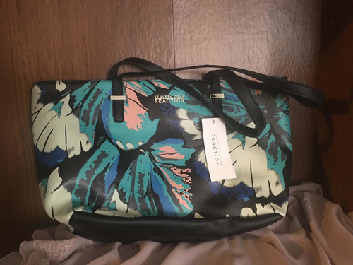 Imagen 1 de 1 de Bolsa Nueva Para Dama. Kennet Cole Reaction.