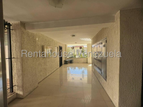 Bello Apartamento En Venta Urb El Bosque Las Delicias Acepta Financiamiento 25-11173 Hc