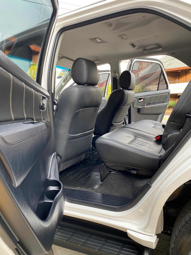 Toyota Sw4 2013 2.7 Srv Cuero Vvti 4x2 4at 7 Asientos