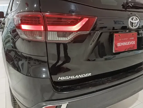 Toyota Highlander 3.5 Limited Panoramic Roof At