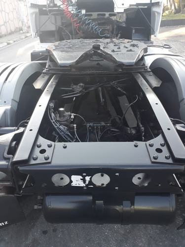 Imagem 5 de 11 de Mercedes Axor 2040