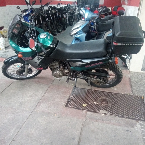 Imagem 2 de 7 de Honda Sahara