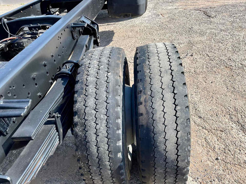 Imagem 12 de 24 de Volkswagen 17-180 Chassis Pneus Bons