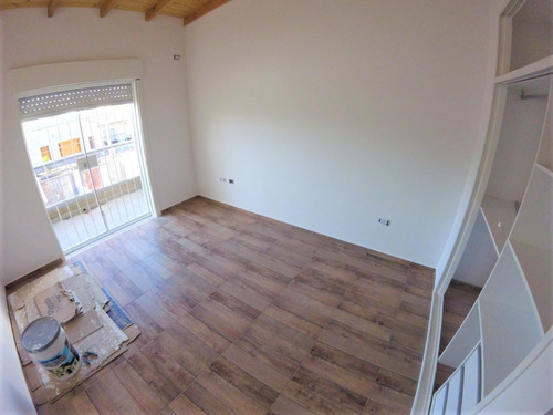 Imagen 7 de 13 de Triplex 3 Amb Con Playroom - Cochera - Fondo // Marmol 837