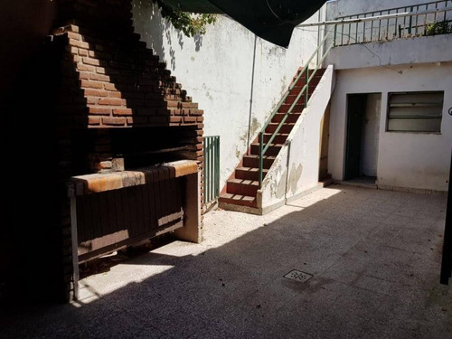 Casa 4 Ambientes Con Cocheras