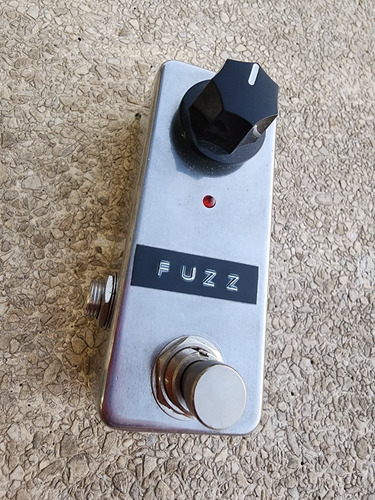 Pedal Fuzz Hand Made Modelo Colorsound  01