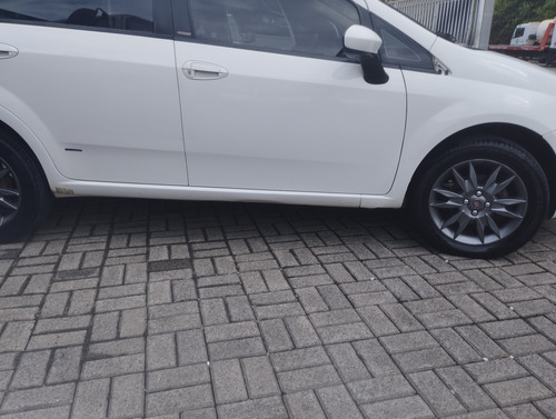 Fiat Punto 1.6 16v Essence Flex 5p