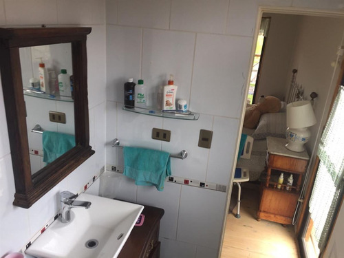 Casa En Venta De 3 Dorm. En Limache