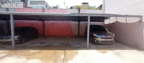 Venta Cochera Amplia Flores Semi Techada