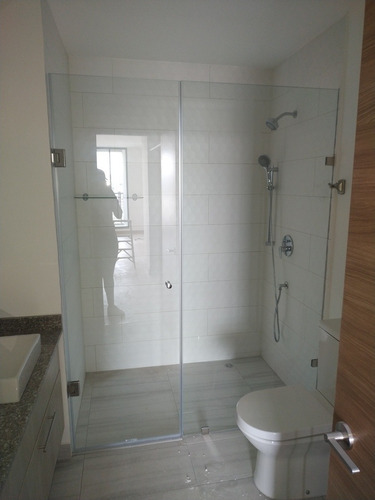 Imagen 9 de 10 de Puertas De Vidrio