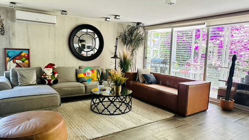 Moderno, Comodos Espacios, Residencial (81791)