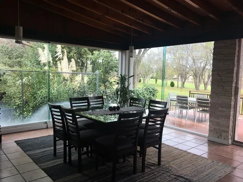 Casa En Venta. En Calle Cerrada En Club De Golf Tequisquiapan, Con Vista Al Campo De Golf
