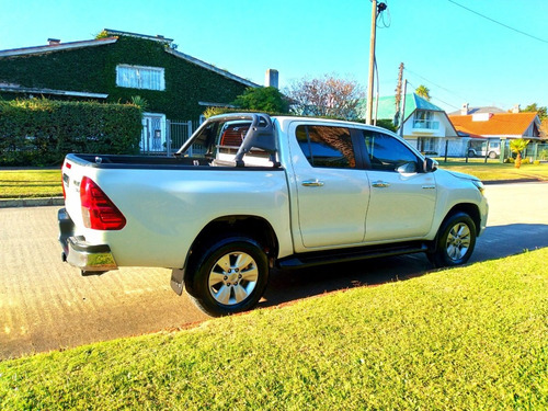Toyota Hilux Srv Nafta 4x4 2019, 33.000 Km, Permuto.