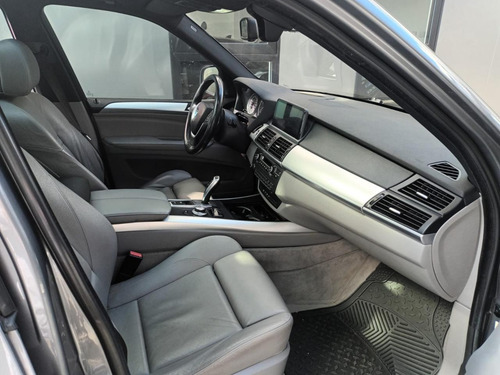BMW X5 4.8 Is Premium