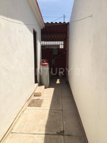 Imagen 13 de 15 de Se Renta Casa En Col. Villas Del Náinari.