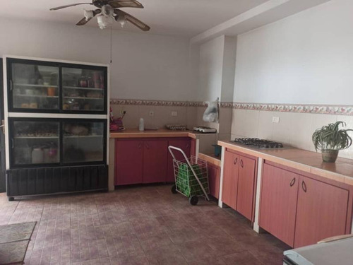 Imagen 13 de 16 de Gabriel Rivas Vende Casa En Urb. Guaparo Valencia Cod: Lemc-442