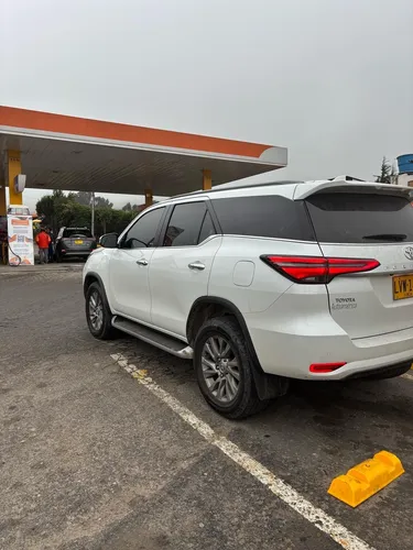 Toyota Fortuner 2.8 SRV