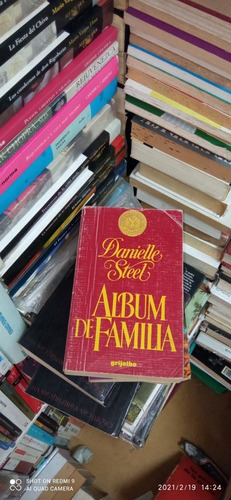 Libro Álbum De Familia. Danielle Steel