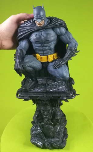 Batman Clássico - Em Resina Pintada No Aerógrafo Pro.