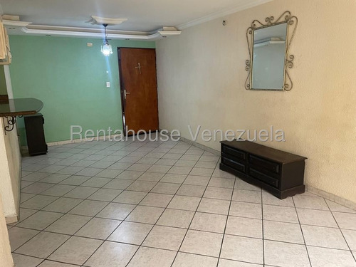 Julio Latouche 25-23389 Apartamentoen Alquiler San Diego, Amplio, Comodo, Semi Amoblado En Planta Baja, Conjunto Cerrado Con Excelente Seguridad.