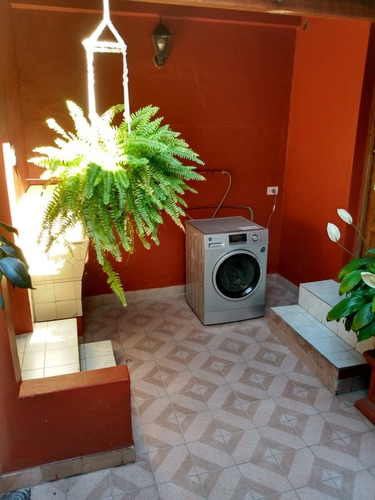 Casa De 6 Ambientes, 2 Baños, Cochera, Parrilla, Lava. Terra