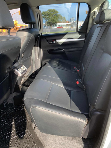 Toyota Hilux 2.8 Cd Srx 177cv 4x4 At 2017