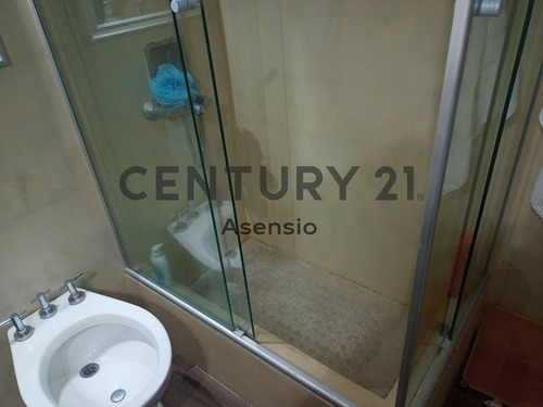 Imagen 11 de 16 de Casa Venta Castelar 3 Dormitorios Retasada Super Ubicacion Oportunidad