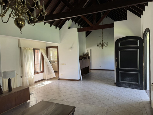 Excelente Chalet 4 Amb. Estilo Inglés En Villa Udaondo