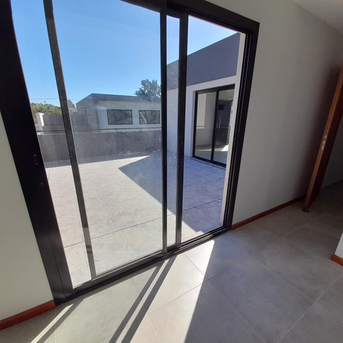 Imagen 10 de 14 de Venta Excelente Departamento De 3 Ambientes Patio Terraza Cochera A Estrenar Castelar
