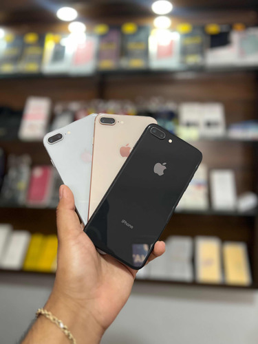 iPhone 8 Plus (Usado)