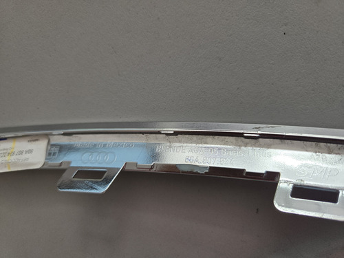 Moldura Cromada Salida De Escape Derecha Audi Q5 18-20 (Usado)