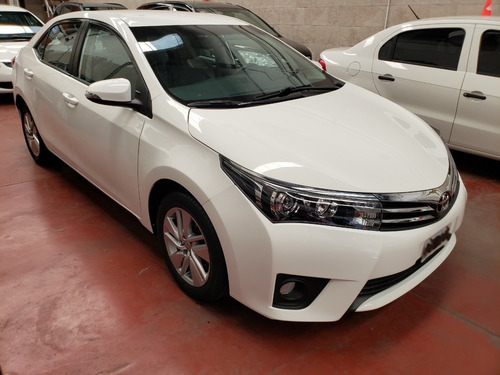 Imagen 3 de 16 de Toyota Corolla 2015 1.8 Xei Cvt 140cv