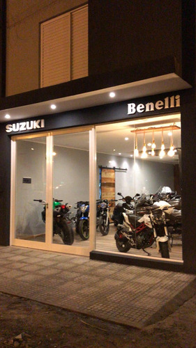 Benelli Tnt302 R