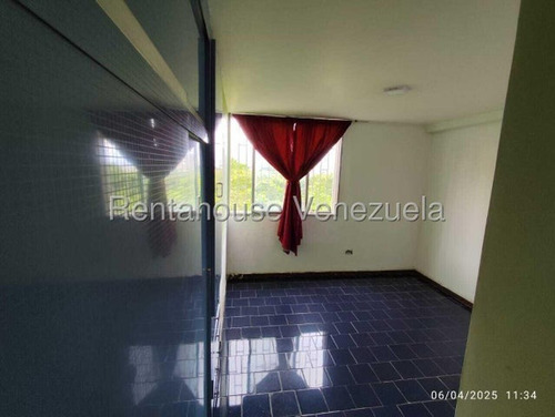 Apartamento Inm Ubicado En La Zona Norte De Valencia, Con 135 Mtrs2, El Conjunto Posee Piscina Y Área Para Ejercitar, Tiene Pozo. Agua Blanca