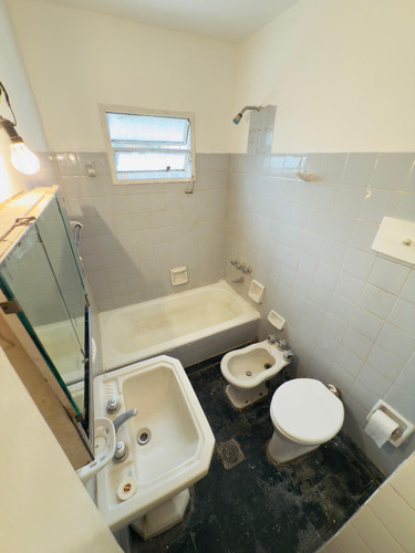 Casa Con Galpon, 2 Dormitorios, Patio, Apto Taller
