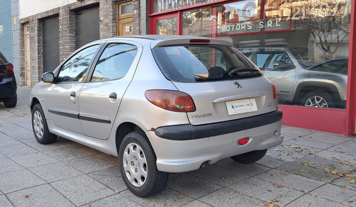 Peugeot 206 1.6 Xr Premium