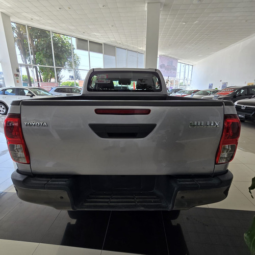 Toyota Hilux 2.7 Cabina Doble Base Mt