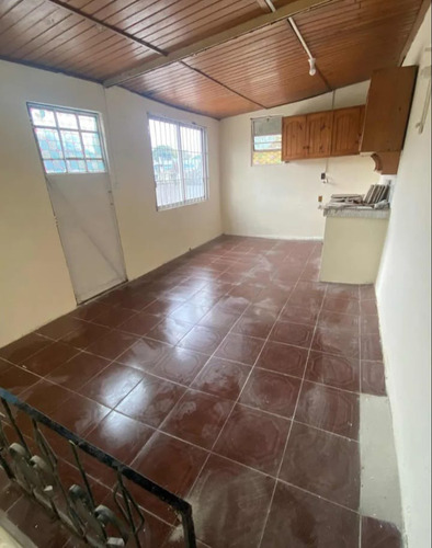 Se Alquila Apartamento/ Casa De Dos Dormitorios En Villa Muñoz