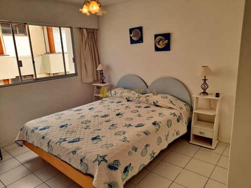 Apartamento En Peninsula Con Vista Directa Al Mar!!- Ref: 2422