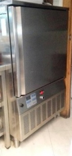En Venta Excelente Fondo De Comercio De Heladeria En El Ccct - Chuao Oa
