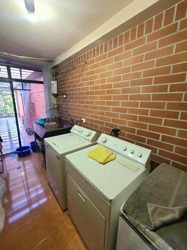 Venta Casa En La Prestigiosa Urb. Los Picachos Los Teques