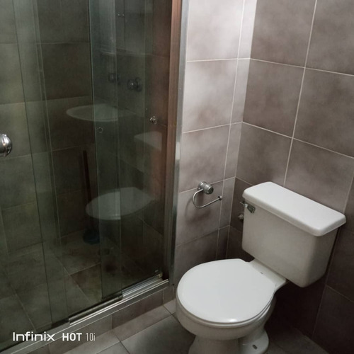 En Venta Lujoso Ph Urb. La Tahona De 420m2 / 4h / 7b / 4p / 1 M