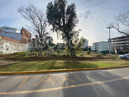 Imagen 10 de 22 de Excelente Terreno Multifamiliar, Hotelero. Zona Centro, Villa Gesell