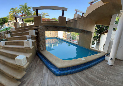 Casa Con Alberca En Privada Con Acceso Y Vista Al Lago De Tequesquitengo
