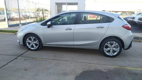 Imagen 4 de 11 de Chevrolet Cruze Lt