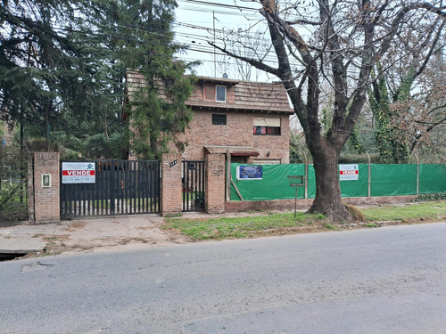 Casa A La Venta En Tortuguitas Con Pileta Sobre Calle Misiones